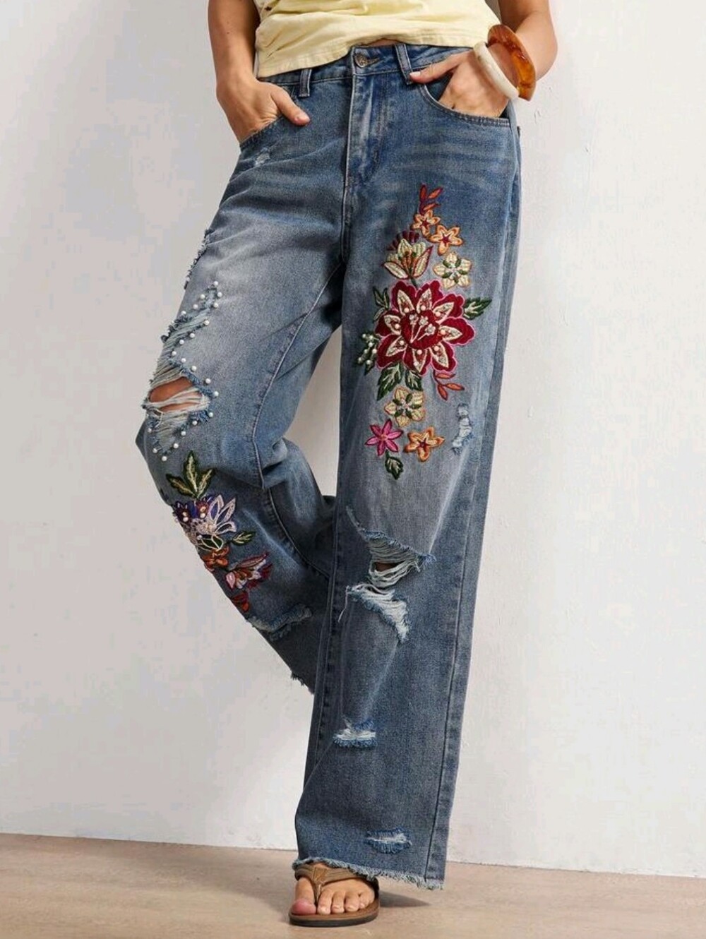 Embroidered Distressed Wide-Leg Women’s Jeans - Blue
